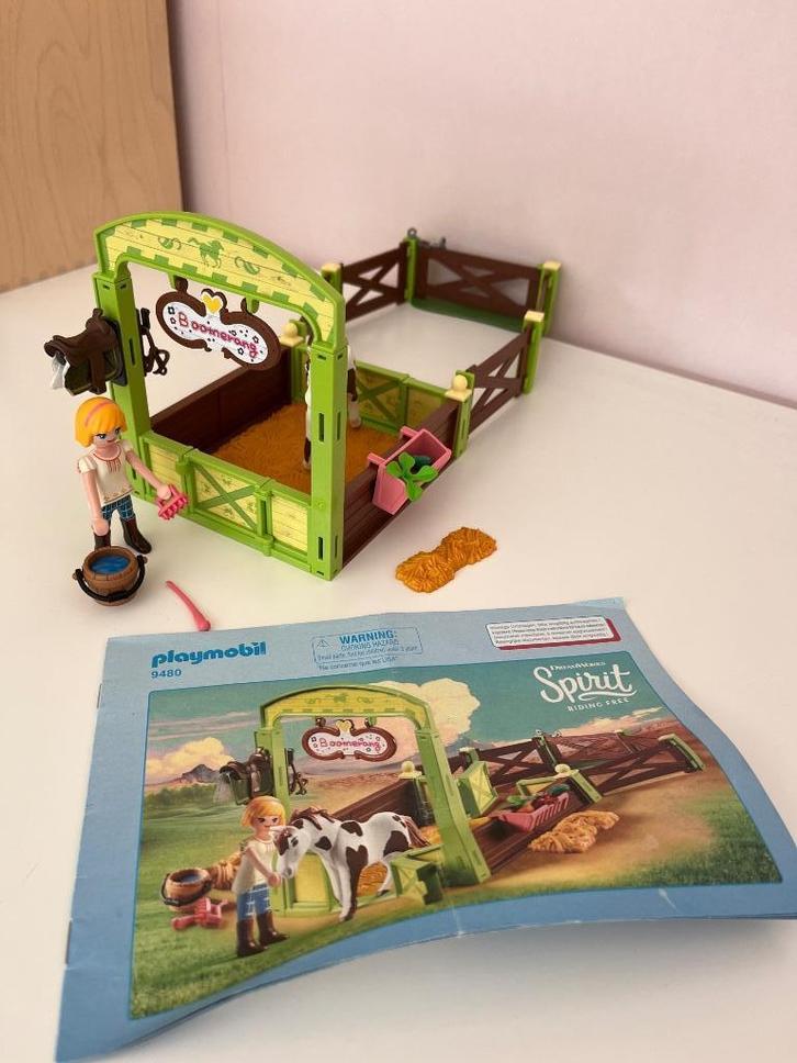 Playmobil spirit met paarden en paardenbox, Kinderen en Baby's, Speelgoed | Playmobil, Zo goed als nieuw, Complete set, Ophalen