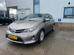 Toyota Auris 1.8 Full Hybrid 5DR CVT, 2013, PANO, Zwart, 4 cilinders, Bruin, Origineel Nederlands