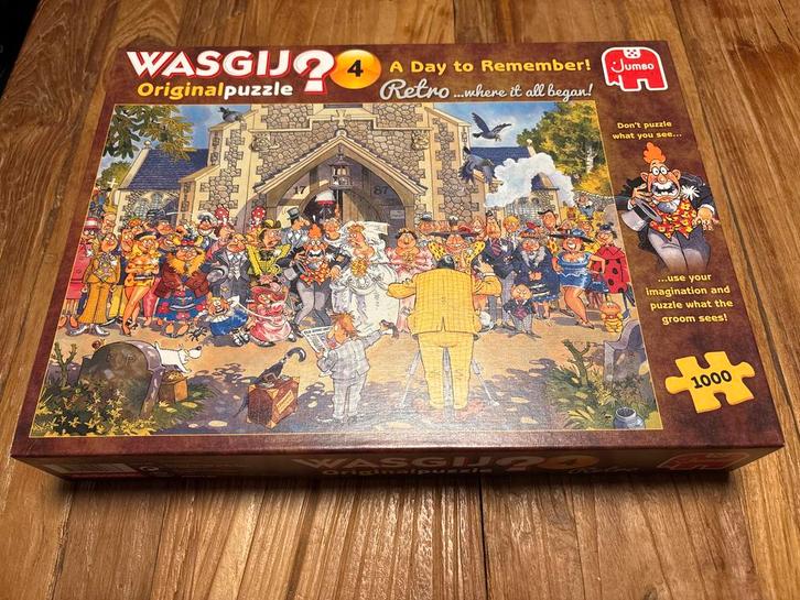 Wasgij Retro 4: Een Dag Om Nooit Te Vergeten - 1000 Stukjes, Hobby en Vrije tijd, Denksport en Puzzels, Zo goed als nieuw, Legpuzzel