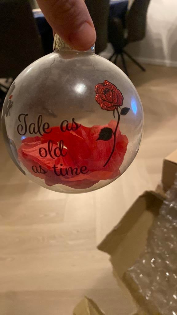 Disney kerstbal groot, Ophalen, Assepoester of Belle, Zo goed als nieuw, Beeldje of Figuurtje