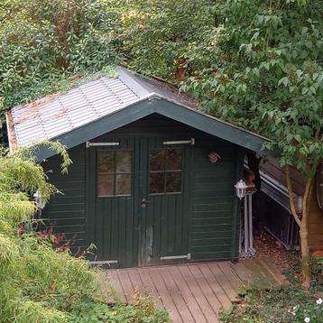 5 jaar oud tuinhuis beschikbaar voor biedingen