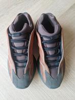 Yeezy Boost 700 V3, Kleding | Heren, Schoenen, Ophalen of Verzenden, Zo goed als nieuw