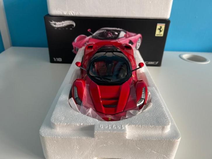 FERRARI LAFERRARI 1:18 HOT WHEELS ELITE, Hobby en Vrije tijd, Modelauto's | 1:18, Zo goed als nieuw, Auto, Hot Wheels, Ophalen of Verzenden