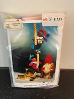 Zelfmaakpakket zwarte piet atelier Amaranth paars /geel, Hobby en Vrije tijd, Vilt, Verzenden, Nieuw, Boek of Patroon, Wolvilt