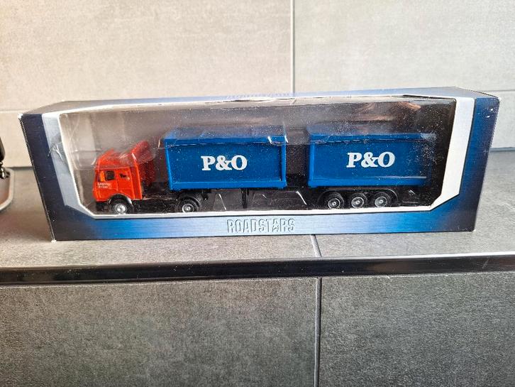 VOS, Mercedes en Volvo, truck met oplegger., Hobby en Vrije tijd, Modelauto's | 1:50, Zo goed als nieuw, Bus of Vrachtwagen, Overige merken