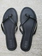 Coco Bella teenslippers zwart maat 38 ZGAN slippers, Slippers, Coco Bella, Zwart, Ophalen of Verzenden