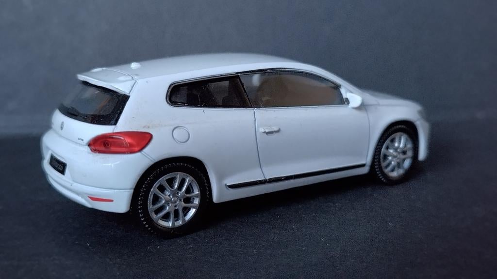 Volkswagen Scirocco White 1:43 Welly Pol, Hobby en Vrije tijd, Modelauto's | 1:43, Overige merken, Auto, Verzenden, Nieuw