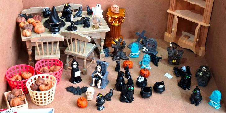 Heel veel Halloween miniaturen en heksen zwarte kat, Verzamelen, Poppenhuizen en Toebehoren, Nieuw, Decoratie, Ophalen of Verzenden