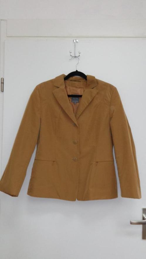 Jasje Marc Aurel, maat 38, bruin / oker, glanzend, Kleding | Dames, Jasjes, Kostuums en Pakken, Zo goed als nieuw, Jasje, Maat 38/40 (M)