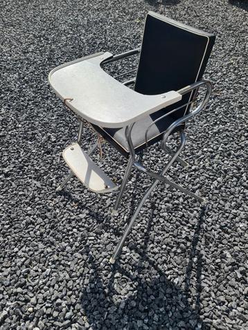 Retro Vintage kinderstoel jaren 70 beschikbaar voor biedingen