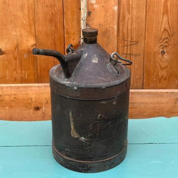 Olie petroleum kan metaal barnfound Frankrijk origineel beschikbaar voor biedingen