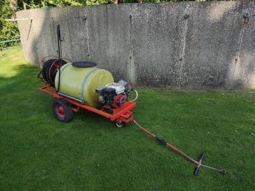 DOUVEN motorvatspuit (5,5 pk Honda motor, 200 liter tank) beschikbaar voor biedingen