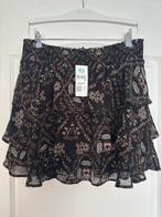 Zwarte rok met bloemenprint - Maat 46, Kleding | Dames, Rokken, Zwart, Maat 46/48 (XL) of groter, Ophalen of Verzenden, Zo goed als nieuw