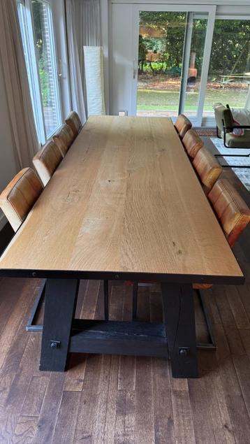 Schitterende massief eiken tafel beschikbaar voor biedingen