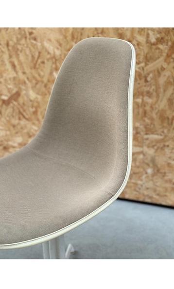 4x La Fonda chairs - Charles & Ray Eames for Herman Miller beschikbaar voor biedingen