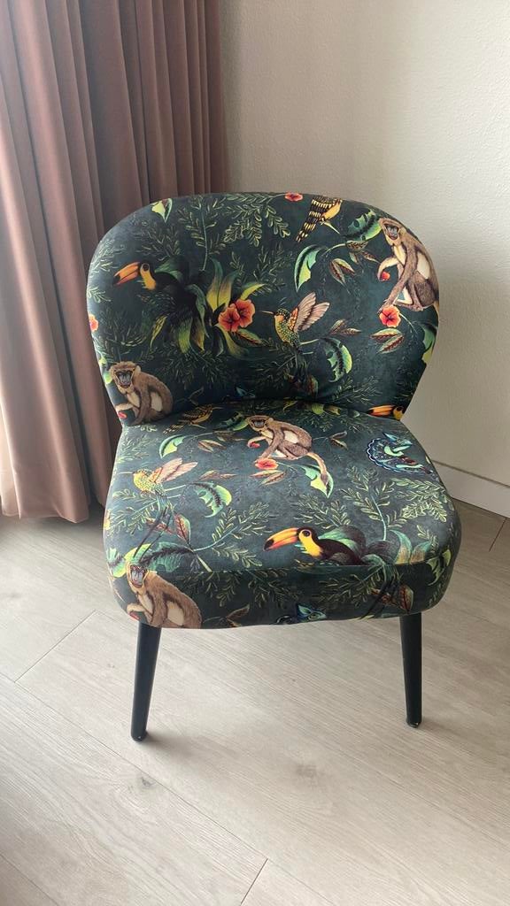 Prachtig stoeltje,  jungle print. Geeft kleur in je woonkmr, Ophalen, Zo goed als nieuw, Minder dan 75 cm, 50 tot 75 cm