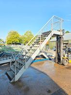 Stalen trap met bordes gegalv hoog 3,0mtr nob112, Doe-het-zelf en Verbouw, Ophalen, Zo goed als nieuw, 2 tot 4 meter