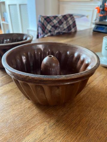 bak-, taart-, pudding-vorm (tweemaal) voor decoratie beschikbaar voor biedingen