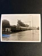 Foto locomotief NS 1109 te Boxtel (±1975) 25, Verzamelen, Gebruikt, Ophalen of Verzenden, Trein