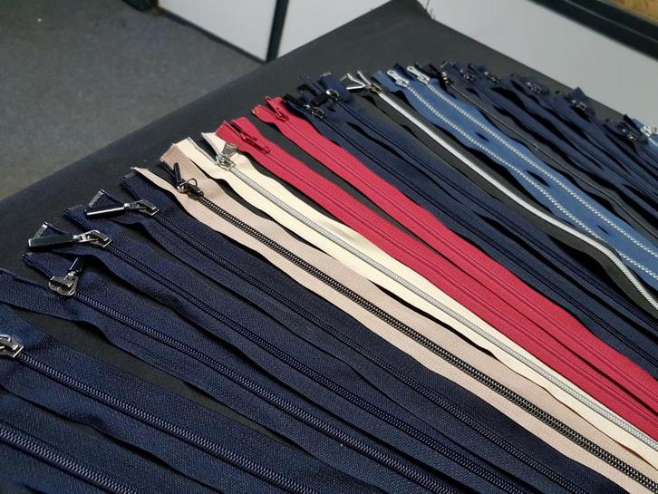 Nu deze mooie partij nylon deelbare ritsen, Hobby en Vrije tijd, Naaien en Fournituren, Ophalen of Verzenden