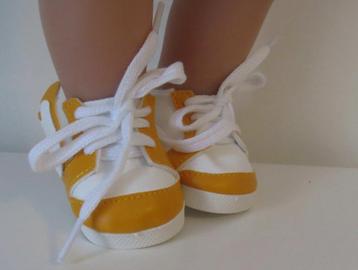 poppenkleertjes babypop born 43cm (sneakers) beschikbaar voor biedingen