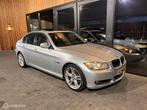 BMW 3-serie 318i LCI| AUT | PANO | LEER | XENON | PDC | CRUI, Automaat, Euro 5, Zwart, Lichtsensor