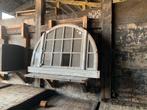 Oude houten Stalramen / half rond gebogen Raamkozijn, Doe-het-zelf en Verbouw, Glas en Ramen, Gebruikt, BarrelAtelier, Ophalen of Verzenden