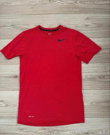 Nieuw Rood Nike Dri-fit Shirt Maat S beschikbaar voor biedingen