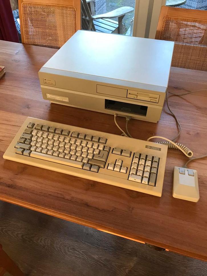 Amiga 2000 compleet met muis en toetsenbord, Computers en Software, Vintage Computers, Ophalen