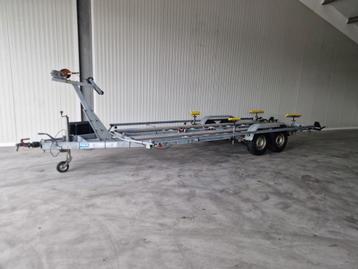 Pega Mp3500kg kenteken Ca. 8.5 mtr beschikbaar voor biedingen