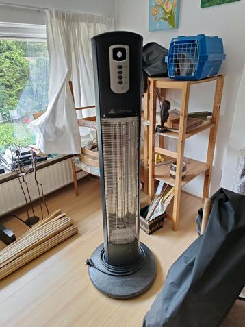 Terrasverwarmer elektrisch. Met afstandsbediening beschikbaar voor biedingen