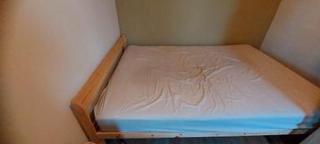 Bedframe Ikea 140x200 incl. lattenbodem (1,5 jaar oud) - afbeelding 4