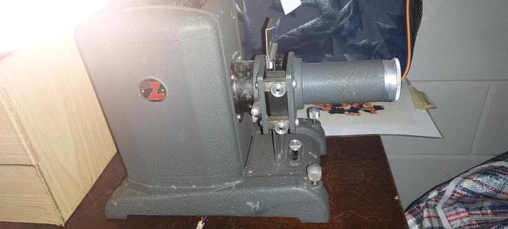 Vintage Diaprojector - Zeldzaam!, Audio, Tv en Foto, Diaprojectors, Gebruikt, Met scherm, Ophalen