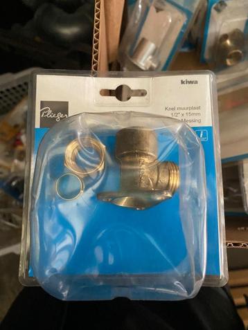 Knel muurplaat 1/2" x 15mm beschikbaar voor biedingen
