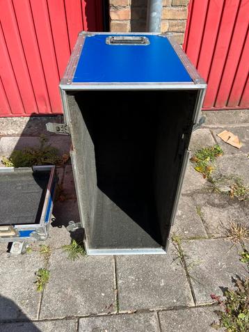 Flight case 75x56x33cm beschikbaar voor biedingen