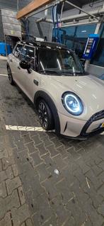 Mini 5-deurs (f55) 1.5 136pk Aut 2021 Grijs, Auto's, 136 pk, Zwart, Leder, Particulier