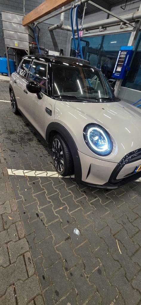 Mini 5-deurs (f55) 1.5 136pk Aut 2021 Grijs, Auto's, Mini, Particulier, Cooper, Benzine, Hatchback, Automaat, Geïmporteerd, Zilver of Grijs