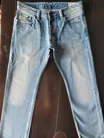 CLASSIC DIESEL LARKEE 008AT STRAIGHT JEANS SIZE 33/32!! beschikbaar voor biedingen