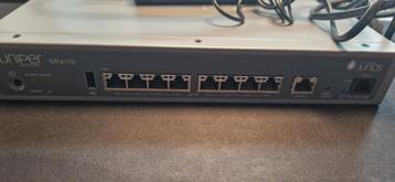 Juniper SRX110 Router met ADSL Poort beschikbaar voor biedingen