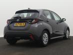 Toyota Yaris 1.5 Hybrid Active Limited (bj 2024, automaat), Auto's, Gebruikt, Met garantie (alle), 1490 cc, Bedrijf