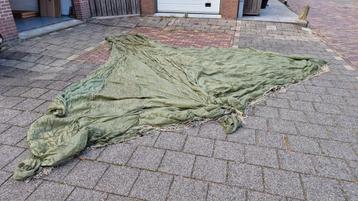 Leger Parachute ideaal voor decoratie feest oid beschikbaar voor biedingen
