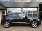 Volkswagen T-ROC 1.5 TSI 150pk DSG-aut. R-LINE / Trekhaak af, Automaat, Zwart, Bedrijf, SUV of Terreinwagen