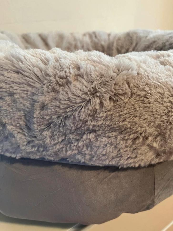 Hondenmand donut nieuw, Dieren en Toebehoren, Hondenmanden, Zo goed als nieuw, Pluche, Ophalen