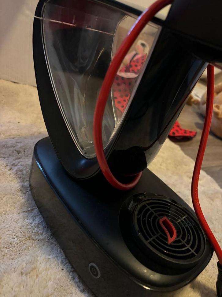 Dolce Gusto Koffiezetapparaat - Krups, Witgoed en Apparatuur, Koffiezetapparaten, Gebruikt, Koffiepads en cups, Koffiemachine