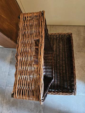 2 ruime rieten manden beschikbaar voor biedingen