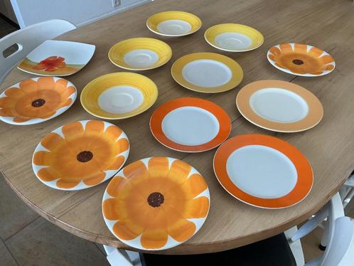 Ontbijtborden mediterrane stijl 13 stuks, Huis en Inrichting, Keuken | Servies, Zo goed als nieuw, Bord(en), Overige stijlen, Aardewerk