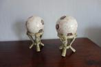 Decoratie bollen aardewerk op gietijzeren voet, Antiek en Kunst, Curiosa en Brocante, Ophalen of Verzenden