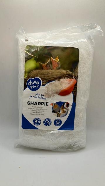 Net opengebroken pakje Sharpie nestmateriaal. beschikbaar voor biedingen