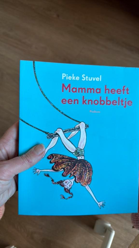 Mamma heeft een knobbeltje - P. Stuvel, Boeken, Kinderboeken | Jeugd | onder 10 jaar, Fictie algemeen, Ophalen of Verzenden