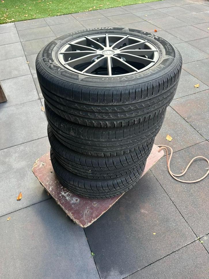 Zwarte velgen met banden, Auto-onderdelen, Banden en Velgen, Banden en Velgen, All Season, 15 inch, 185 mm, Personenwagen, Gebruikt